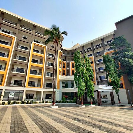 Golden Chariot Hotel Daman Exteriér fotografie