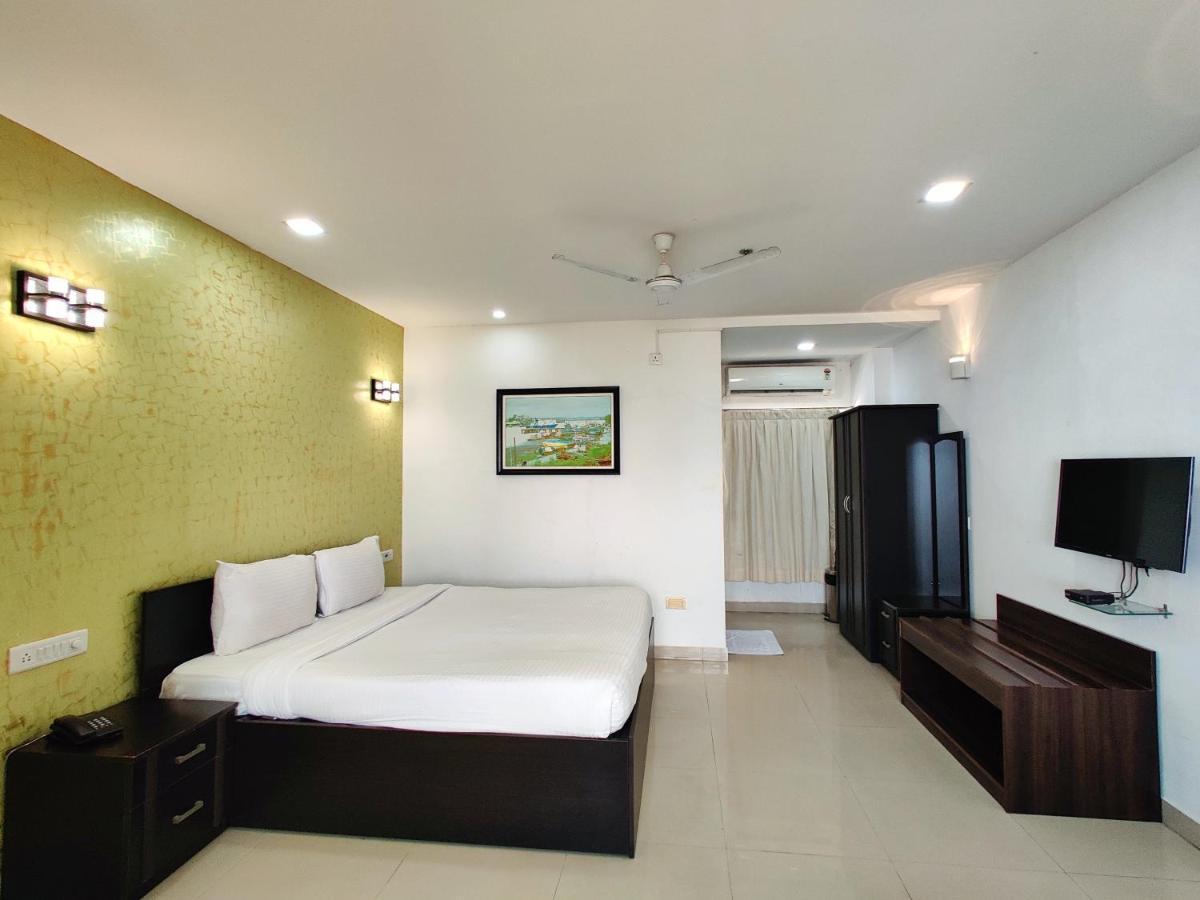 Golden Chariot Hotel Daman Exteriér fotografie