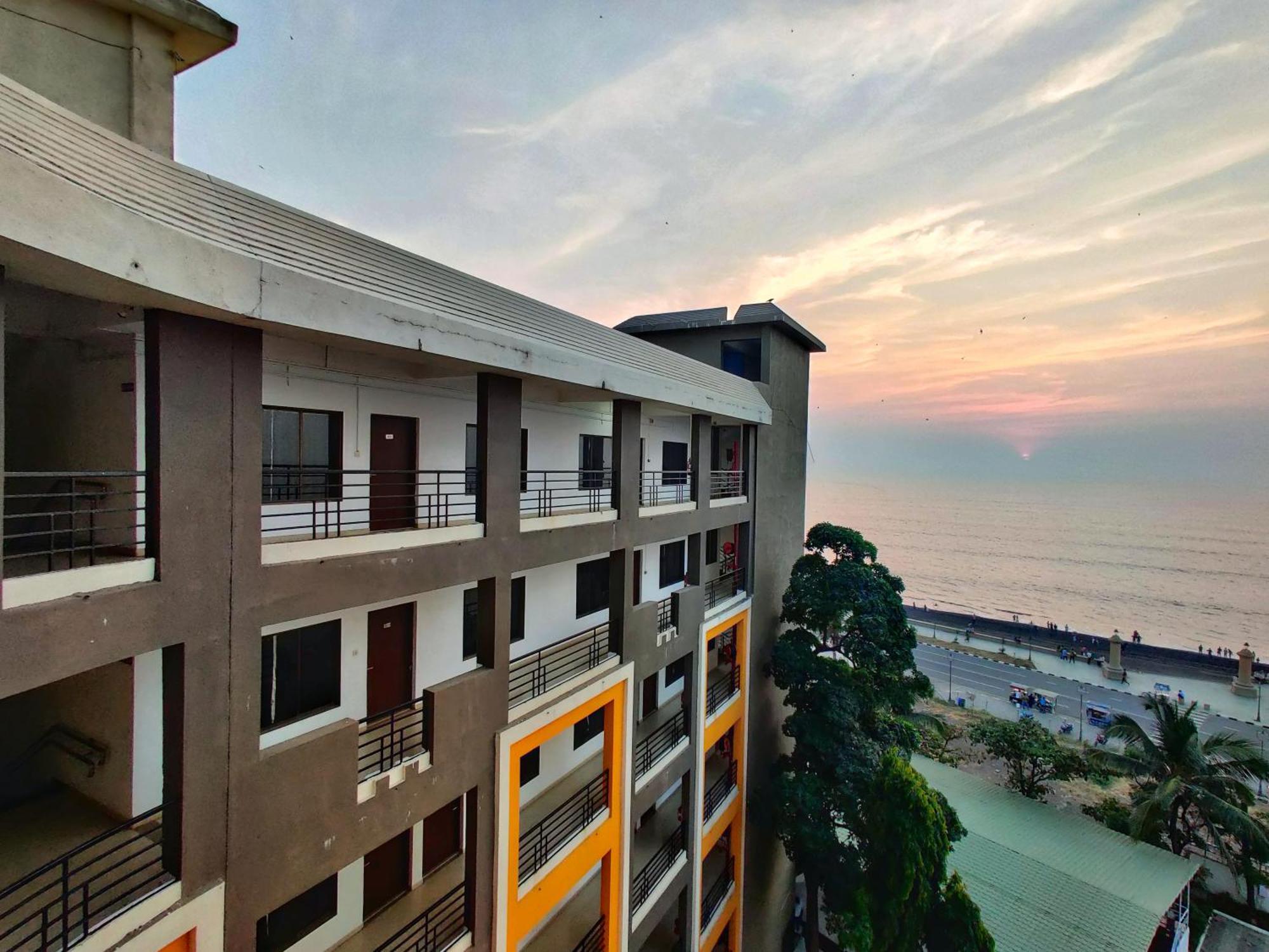Golden Chariot Hotel Daman Exteriér fotografie