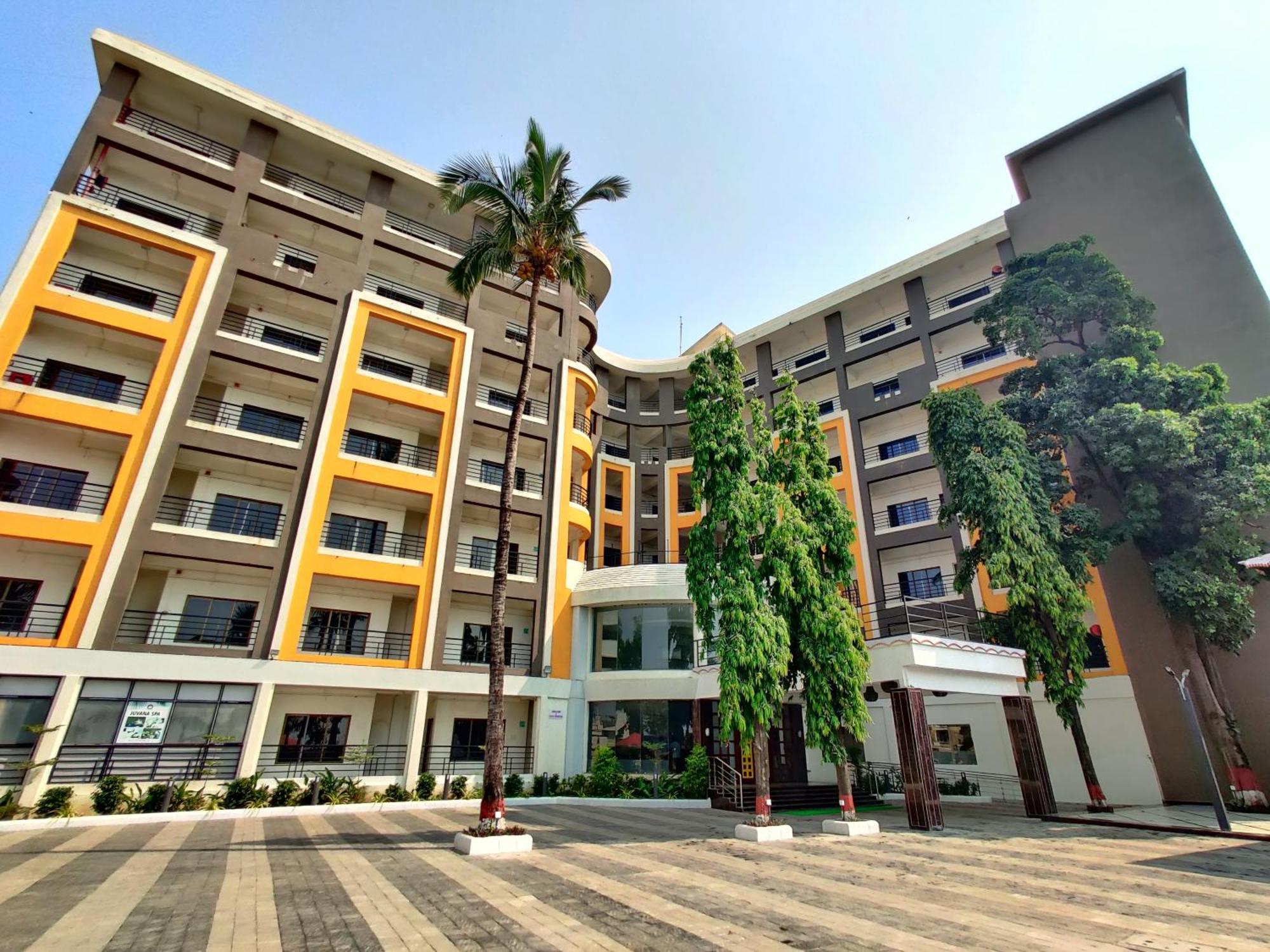 Golden Chariot Hotel Daman Exteriér fotografie
