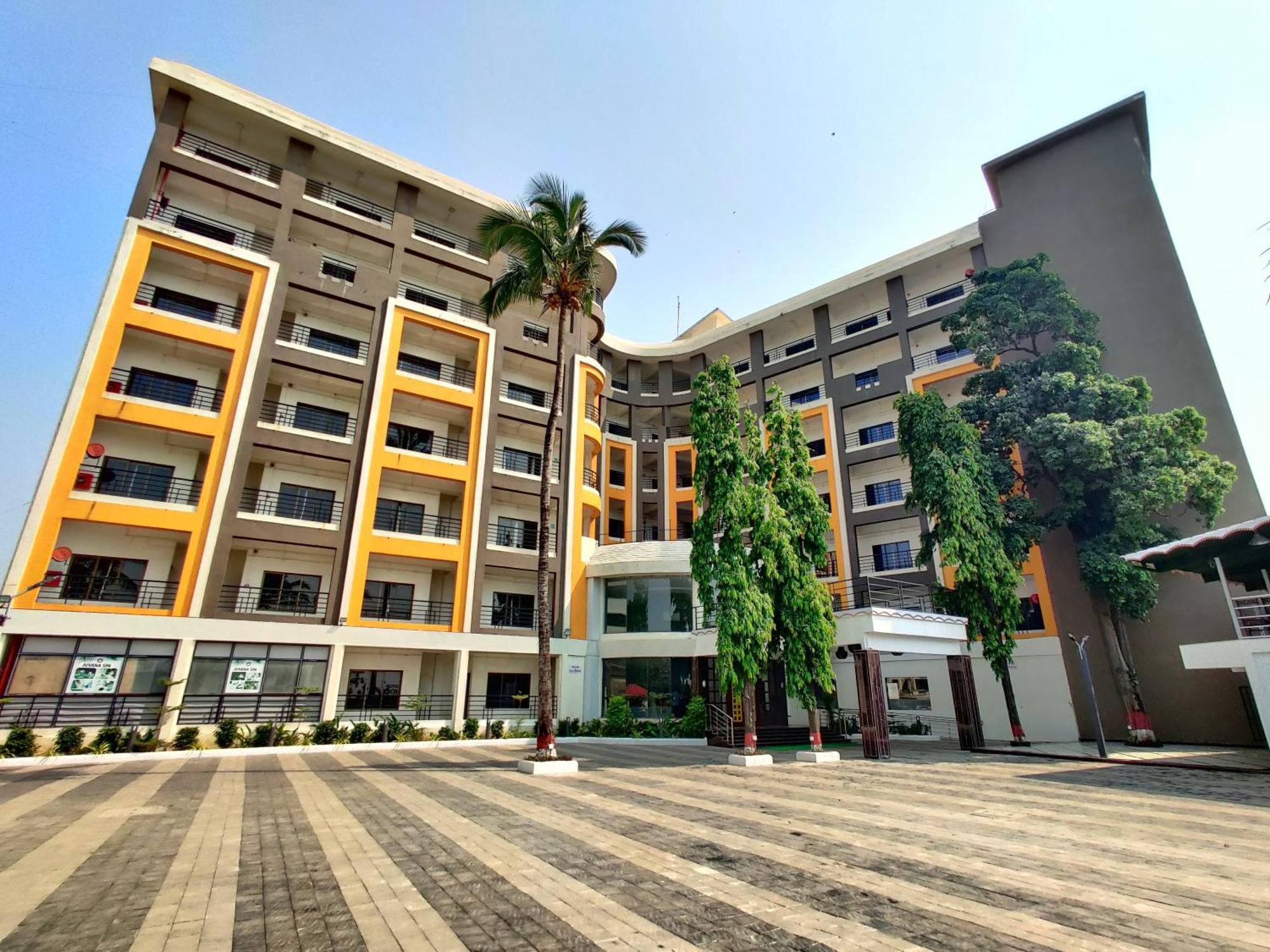 Golden Chariot Hotel Daman Exteriér fotografie