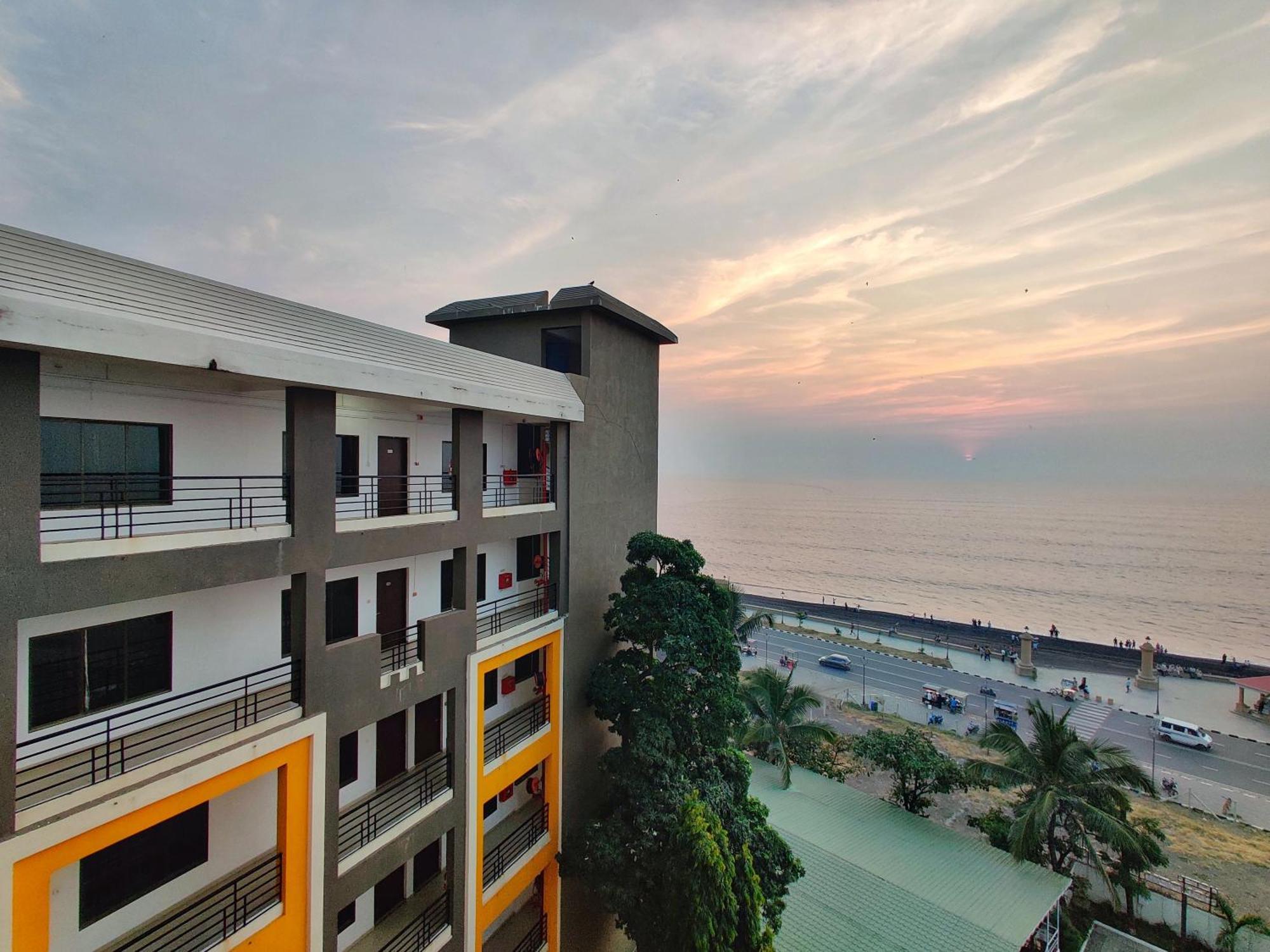 Golden Chariot Hotel Daman Exteriér fotografie