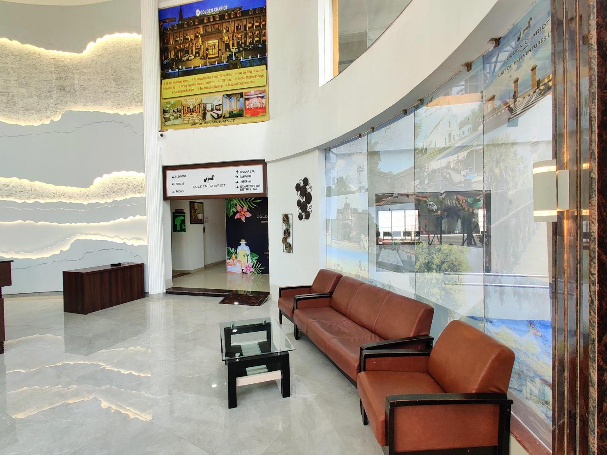 Golden Chariot Hotel Daman Exteriér fotografie