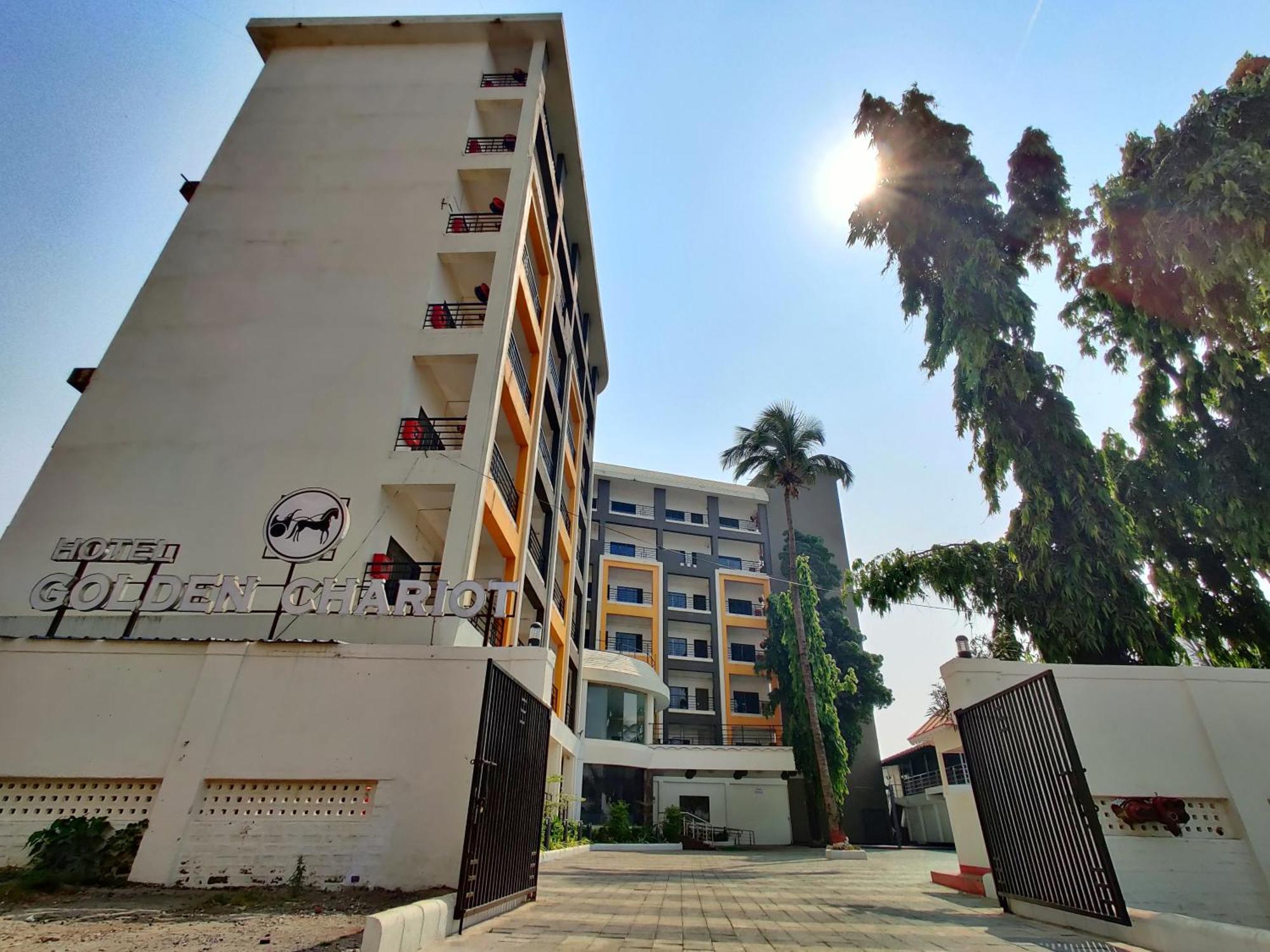 Golden Chariot Hotel Daman Exteriér fotografie
