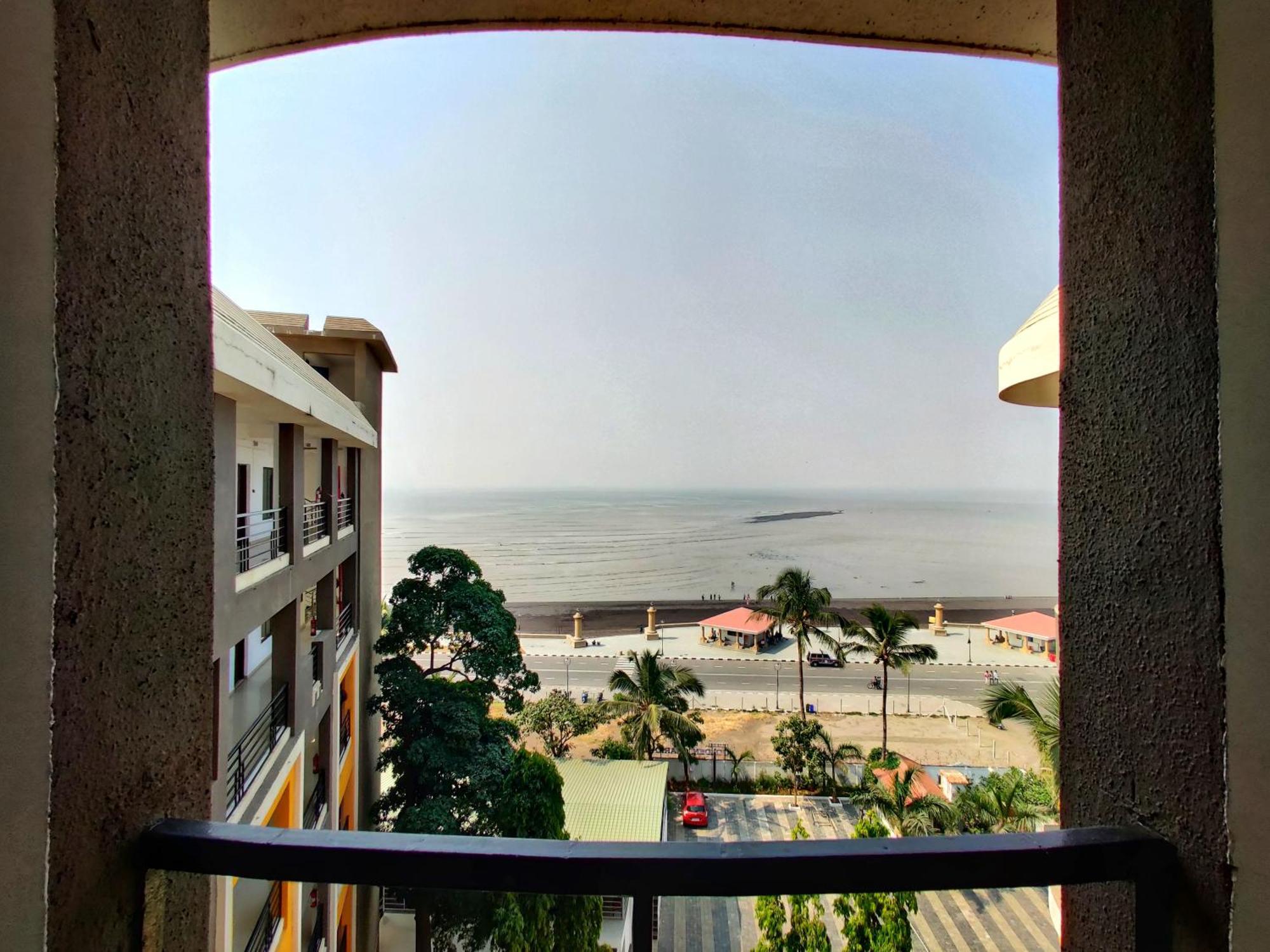 Golden Chariot Hotel Daman Exteriér fotografie