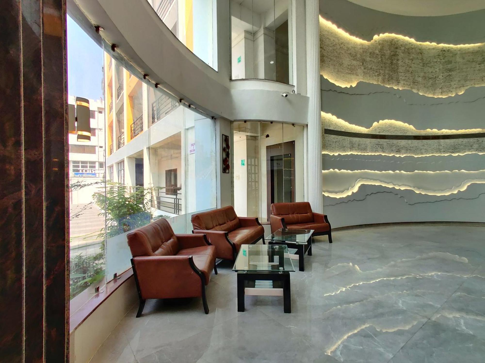Golden Chariot Hotel Daman Exteriér fotografie