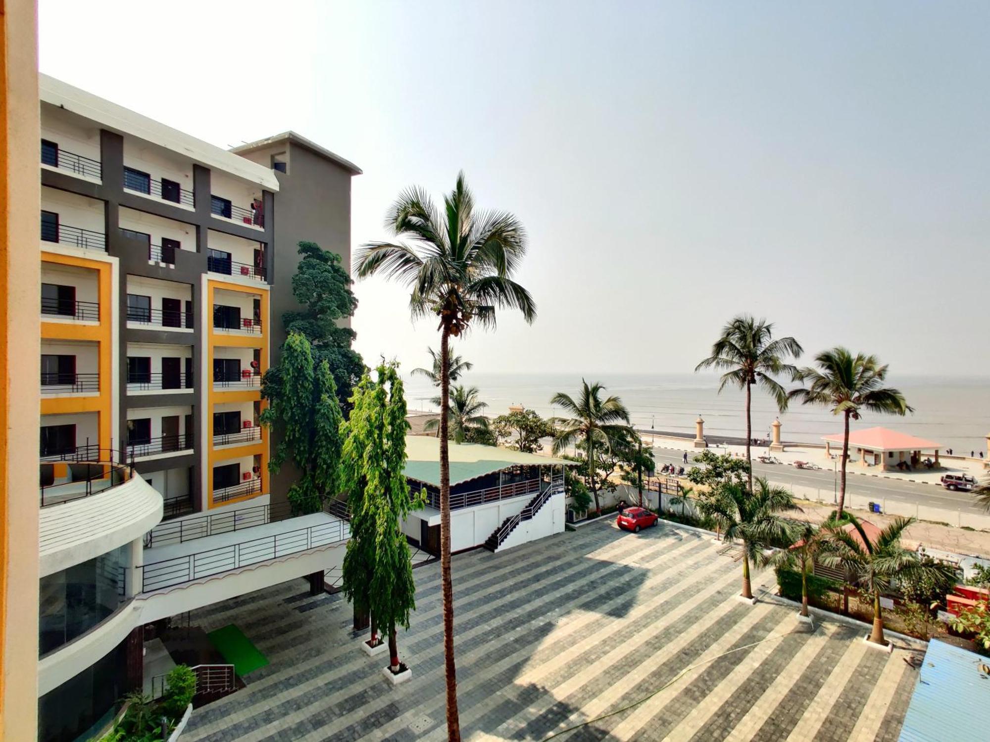 Golden Chariot Hotel Daman Exteriér fotografie